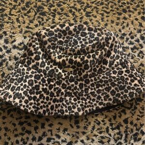liz claiborne fur leopard print bucket hat